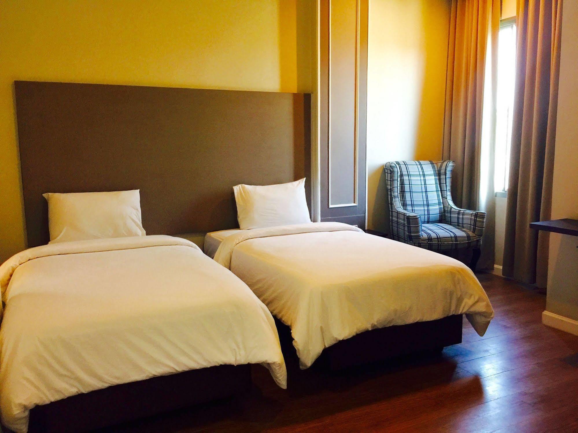 J. Park Hotel Чонбури Экстерьер фото