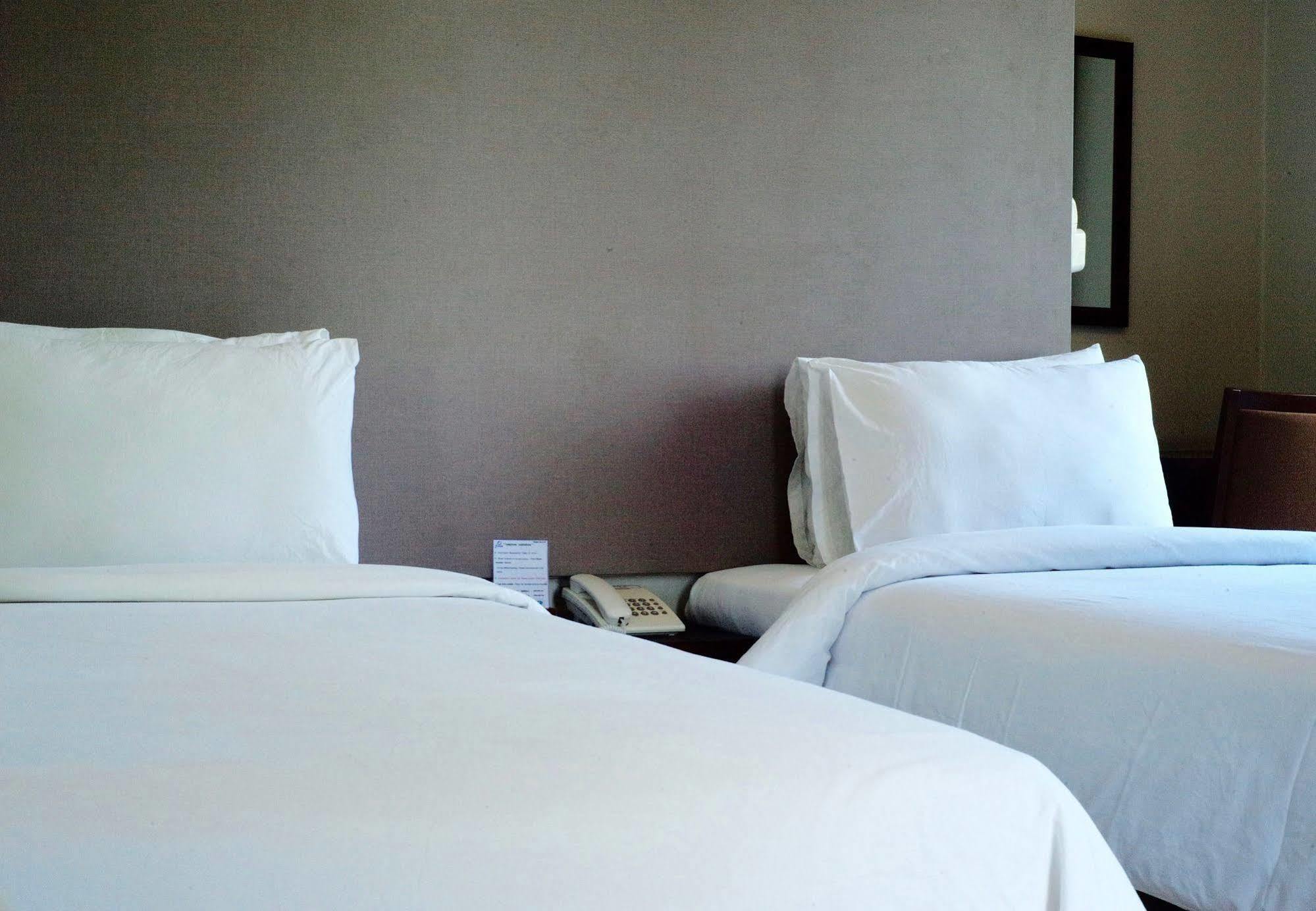 J. Park Hotel Чонбури Экстерьер фото