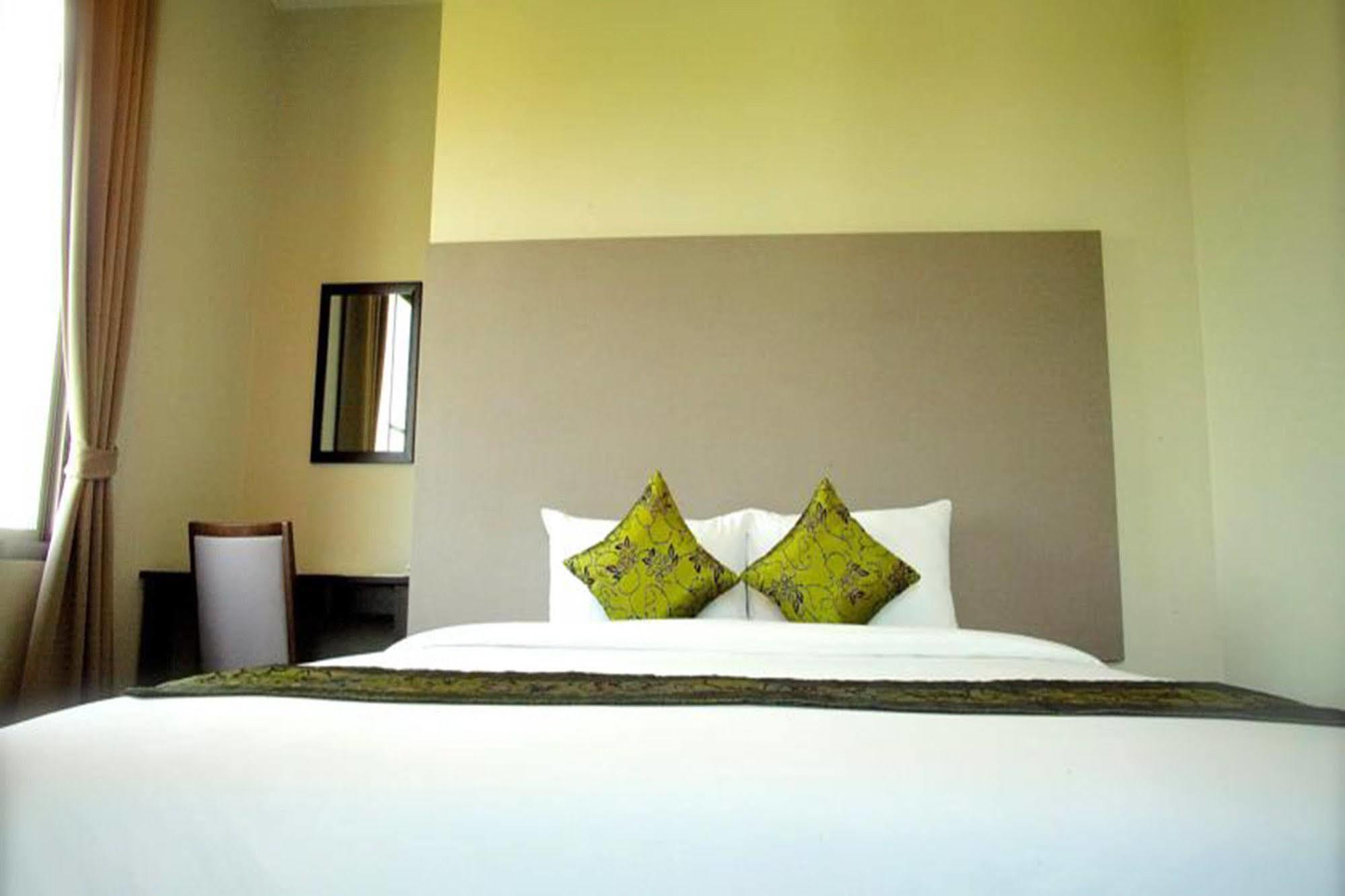 J. Park Hotel Чонбури Экстерьер фото