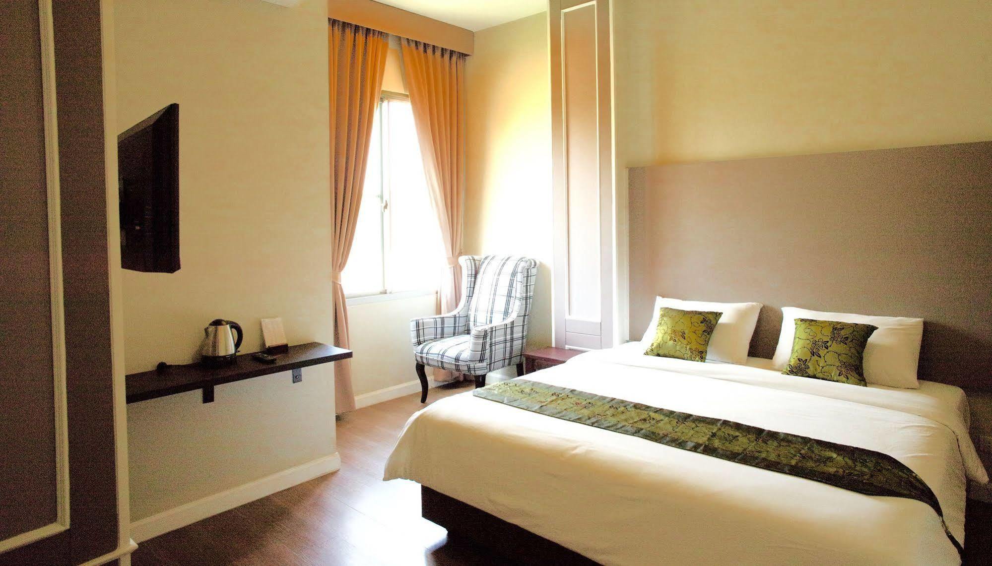 J. Park Hotel Чонбури Экстерьер фото